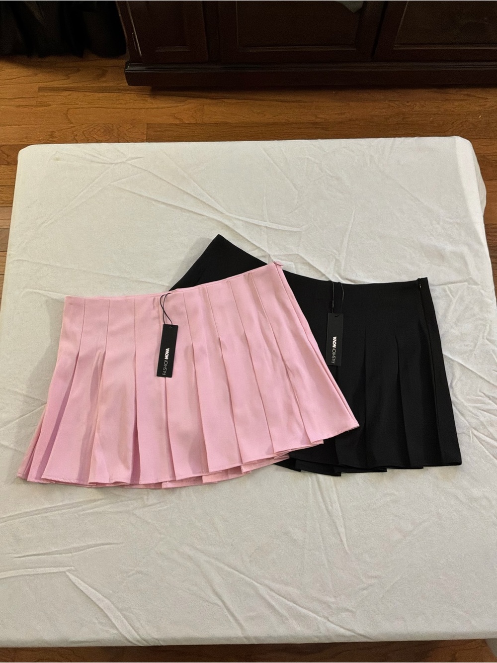 ******** Pleated Tennis Mini Skirt - Pink and Black b7 ********